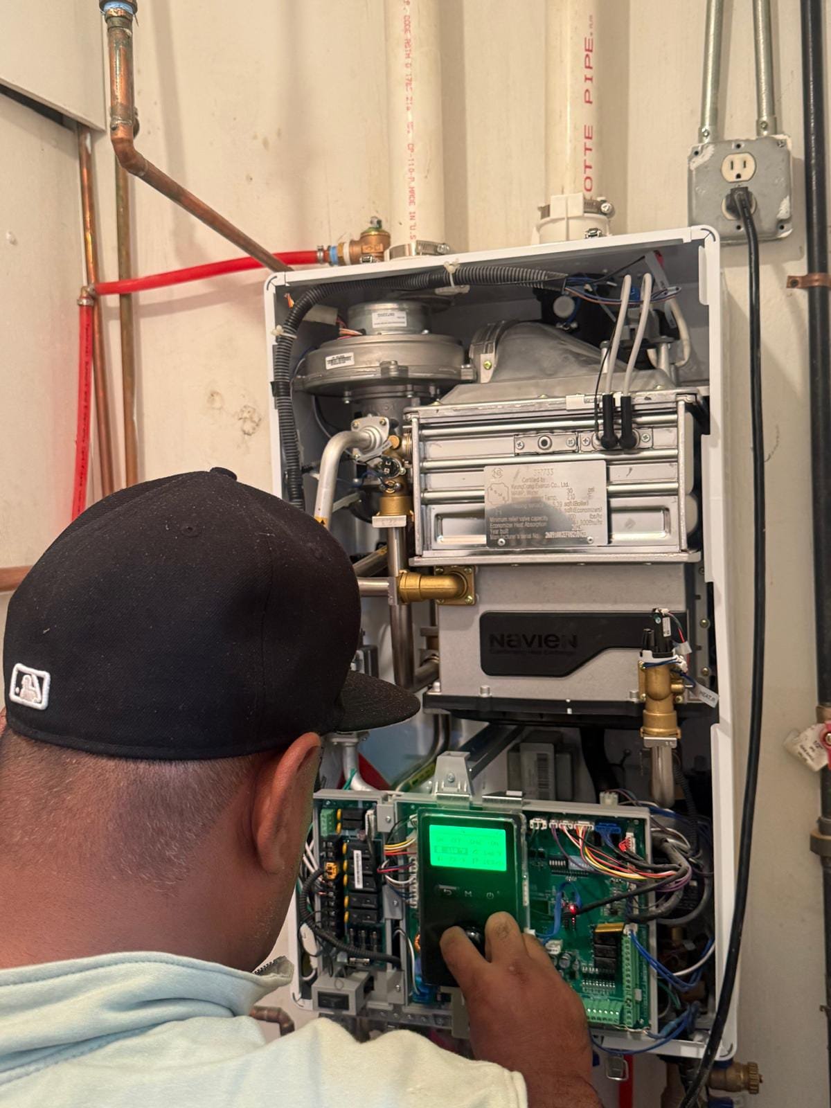 Pipe joints focued where usually clogging happens